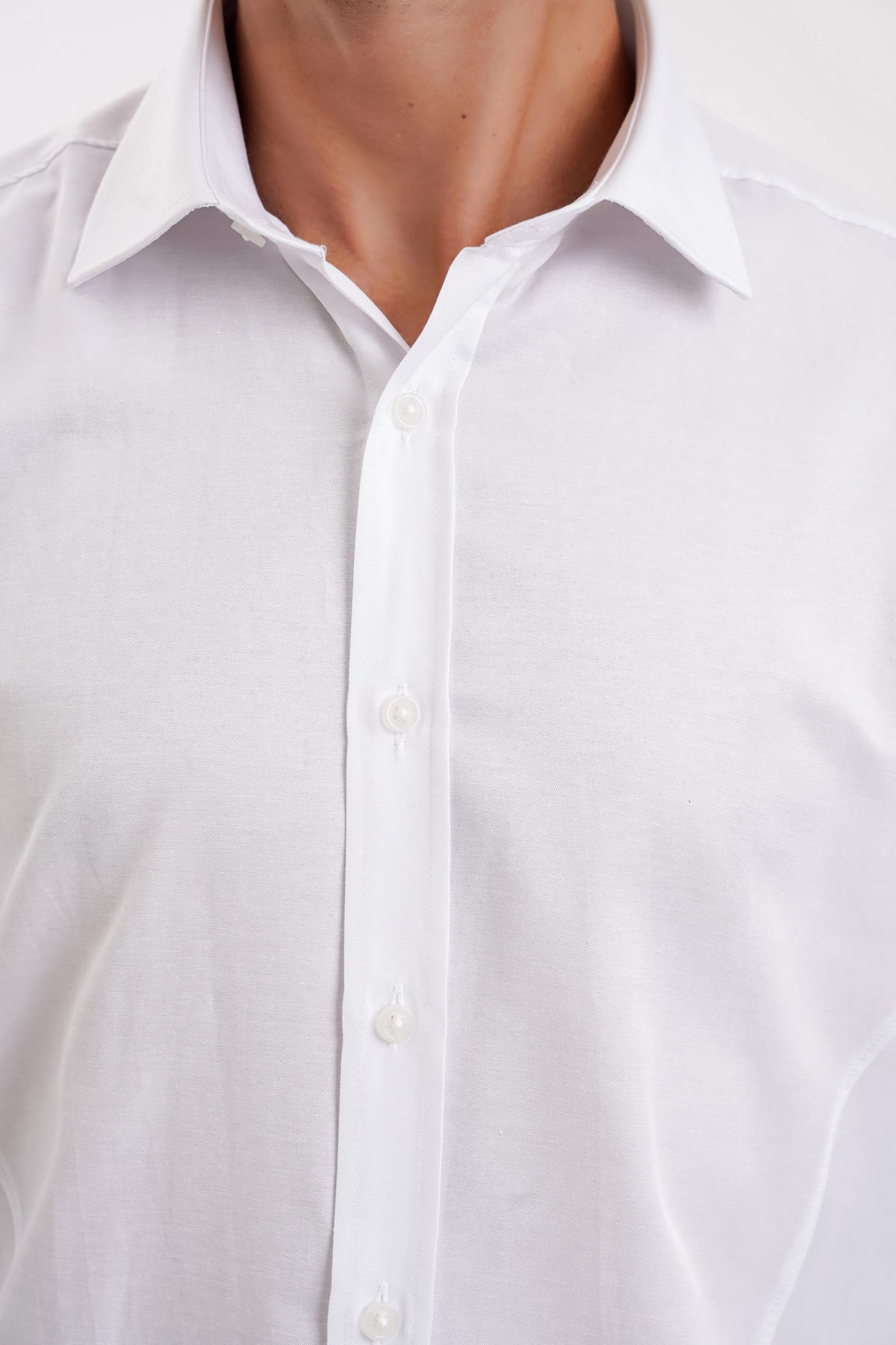 YİGİTTEKİN Saten Dikiş Detaylı İtalyan Yaka Kulplu Slim Fit Gömlek Beyaz - Görsel 4